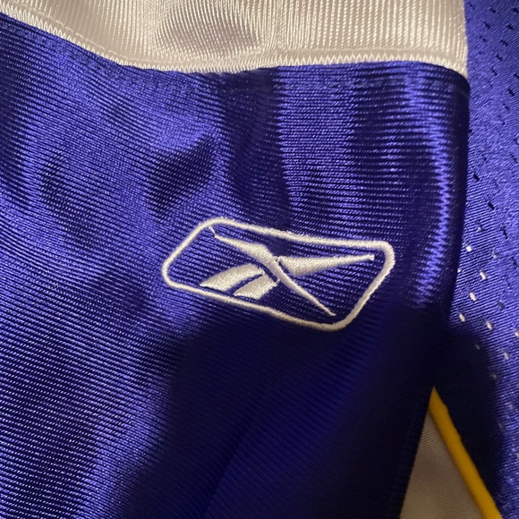 AUTHENTIC NFL Brett Farve Vikings Jersey. In great condition, size 52 - Picture 4 of 4